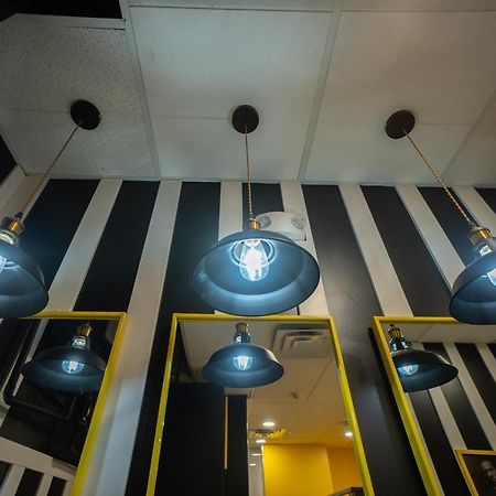 Panda Pod Hotel Ричмонд Экстерьер фото