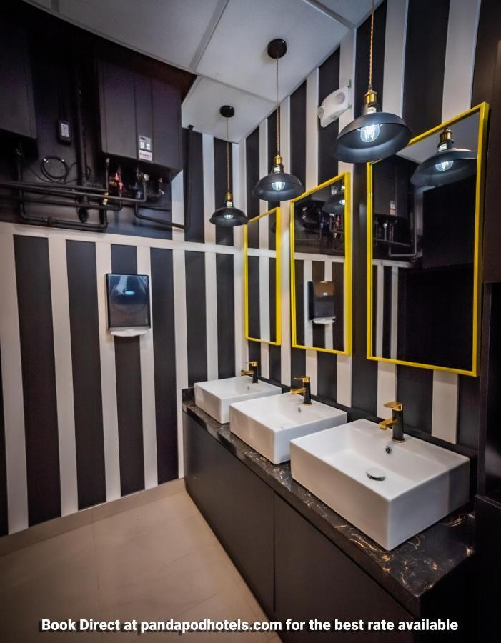 Panda Pod Hotel Ричмонд Экстерьер фото