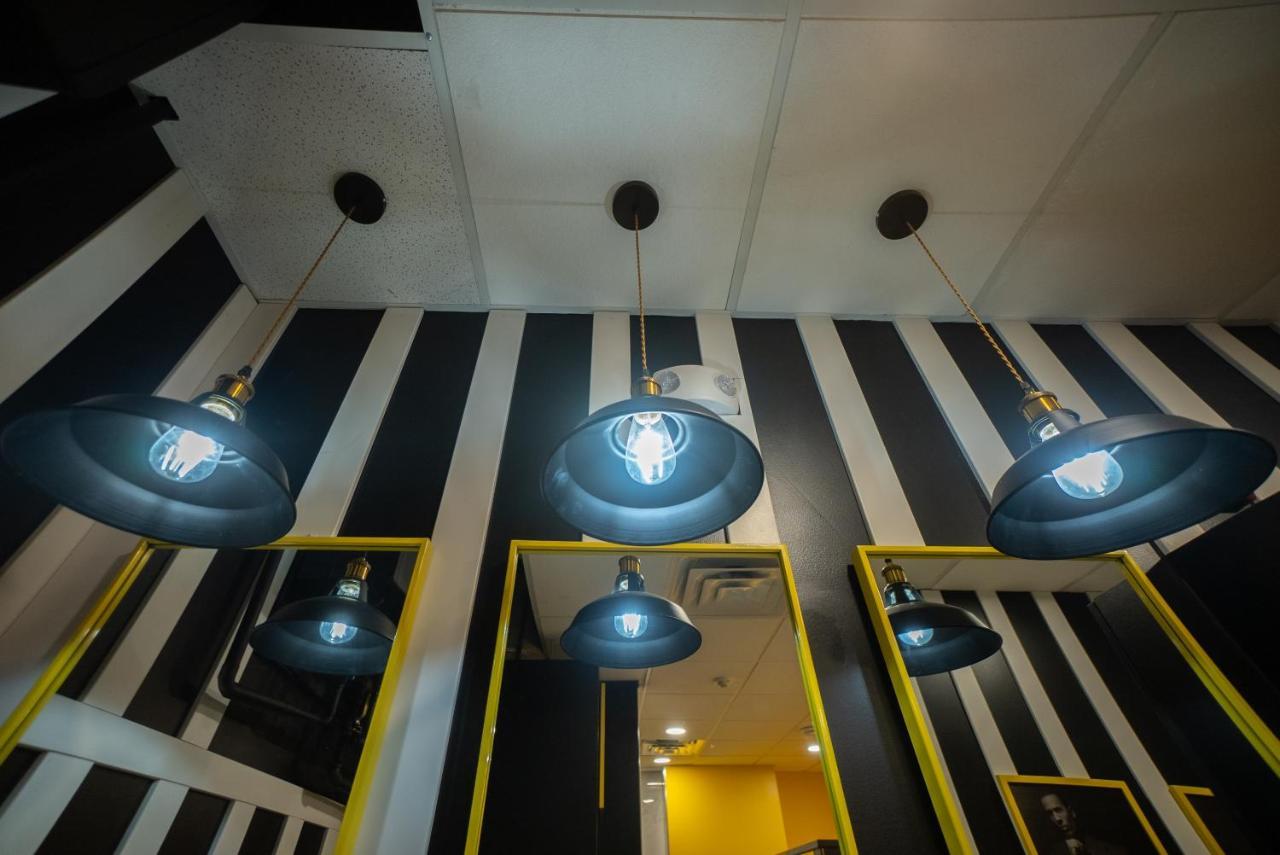 Panda Pod Hotel Ричмонд Экстерьер фото